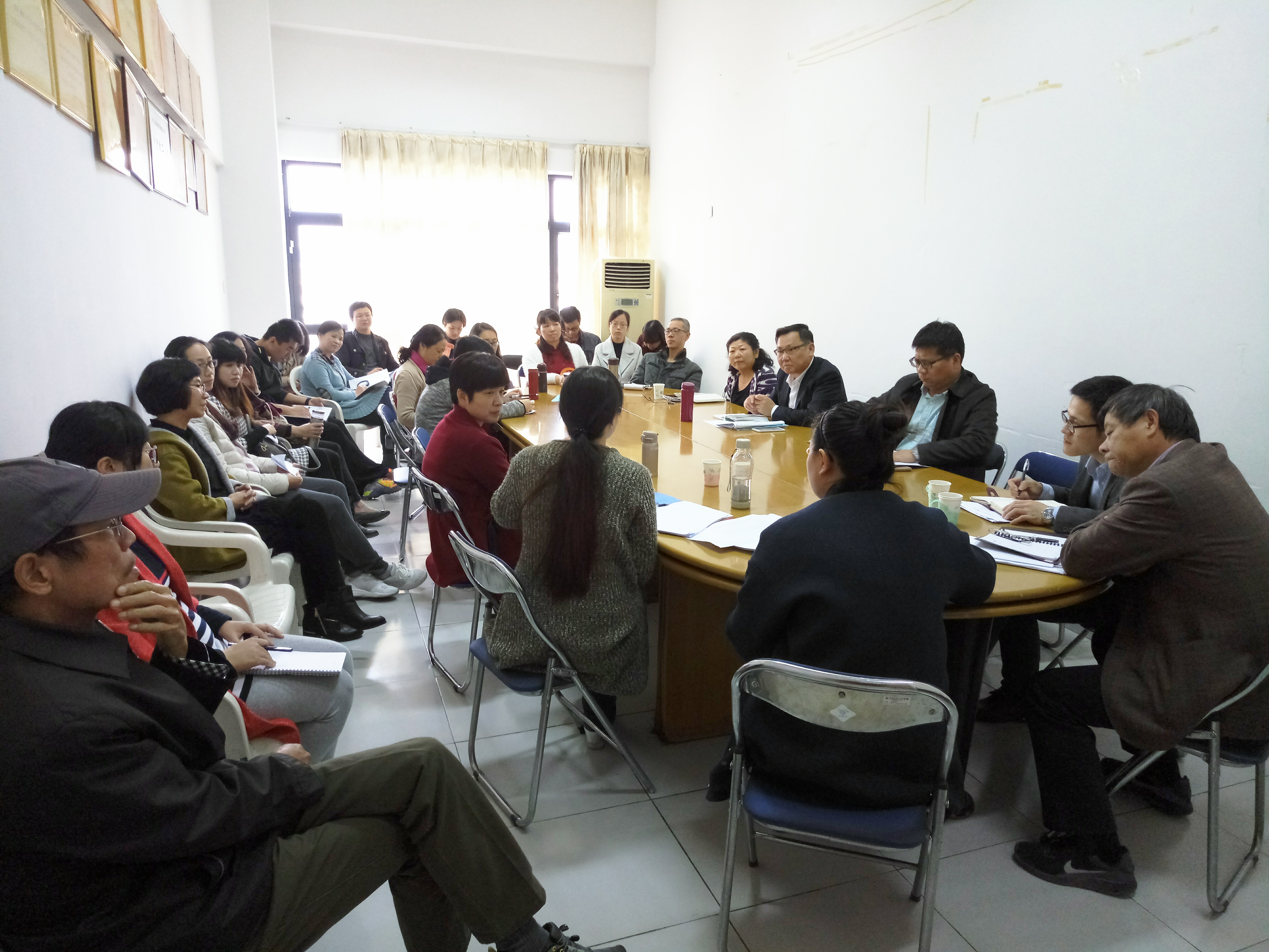 學(xué)院領(lǐng)導(dǎo)班子到思政部開(kāi)展“學(xué)院領(lǐng)導(dǎo)班子成員下基層宣講十八屆六中全會(huì)精神”活動(dòng)