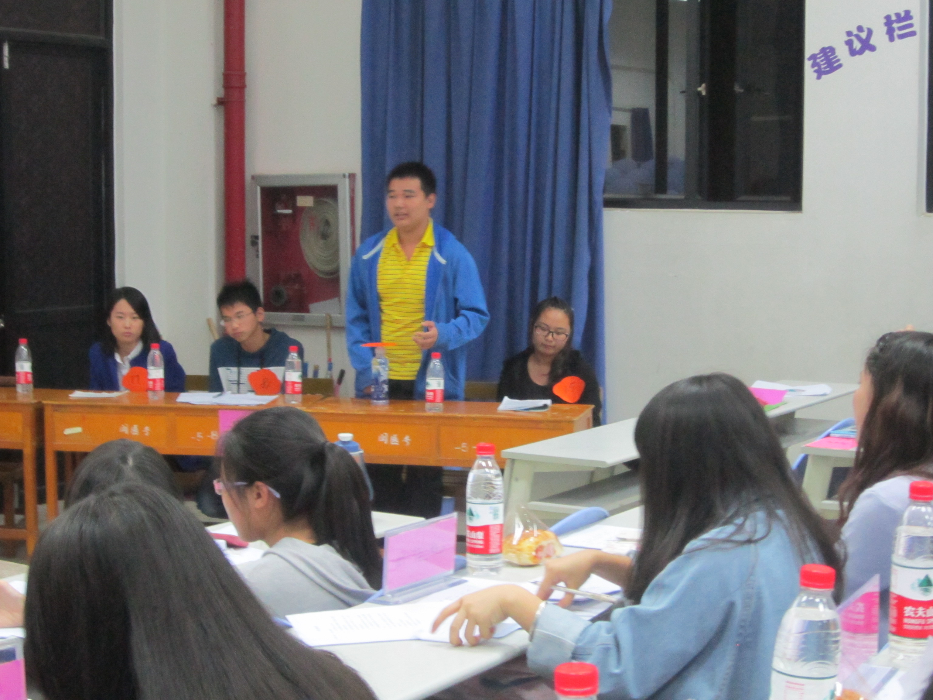 金錢追求與道德追求是否統(tǒng)一——記我院第四屆紀(jì)念“12.9”運動時事熱點辯論初賽