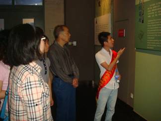 時代先鋒協(xié)會志愿者義務講解隊參加國際博物館日活動