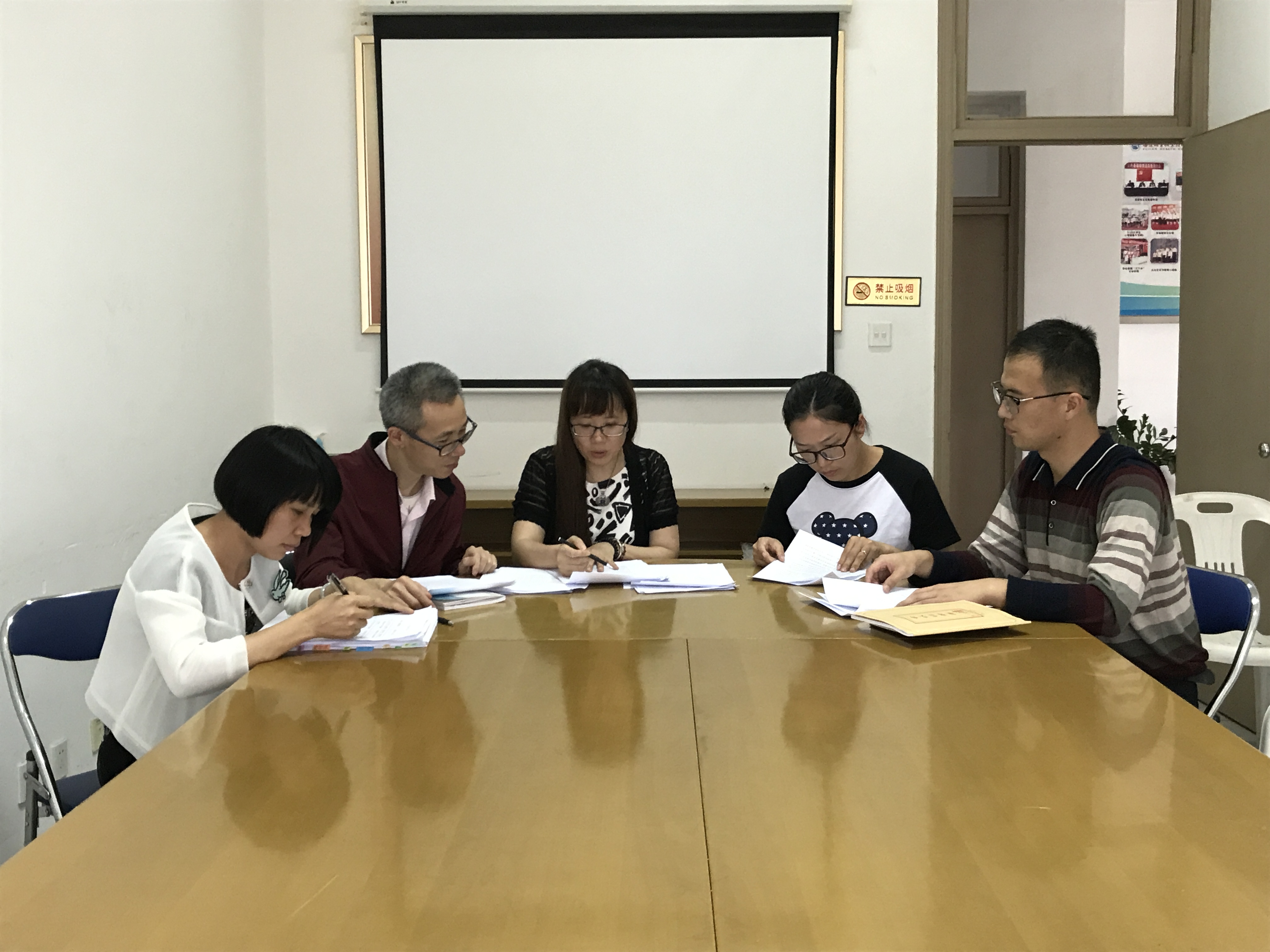 福建衛(wèi)生職業(yè)技術(shù)學(xué)院舉辦“馬克思主義能給予我們什么”主題征文活動(dòng)