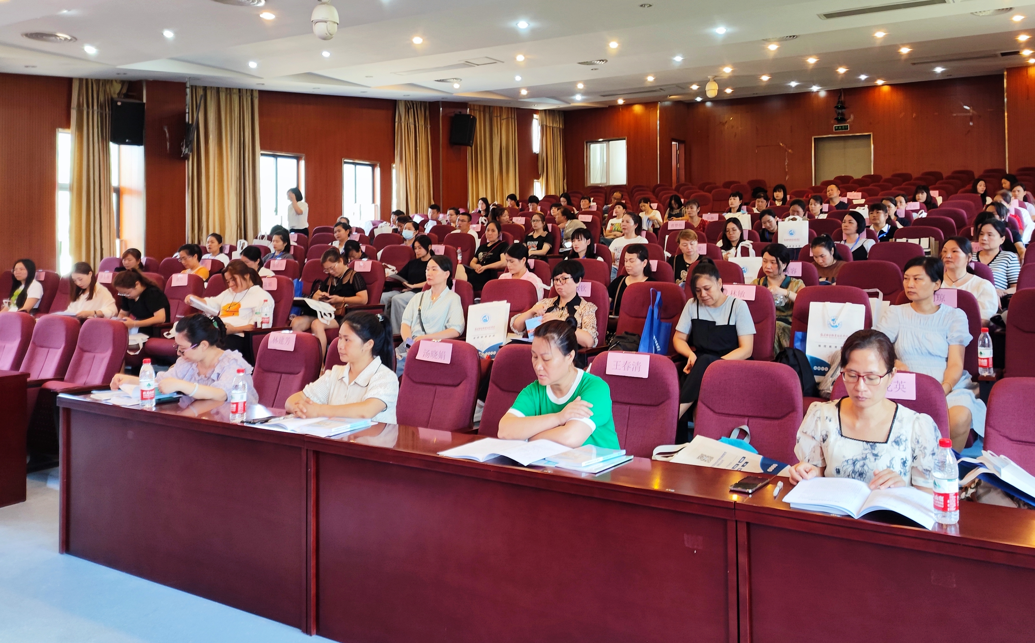 學(xué)員上課 學(xué)員上課